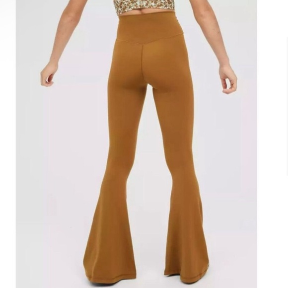 Aerie Offline Real Me Flare Hi Rise Crossover Caramel Colored Leggings - Picture 2 of 8